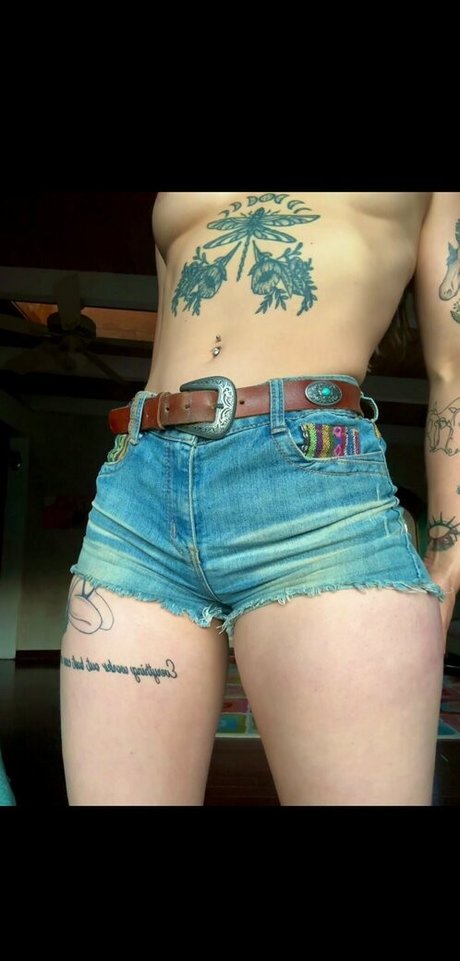 Mslunarose Profile pic