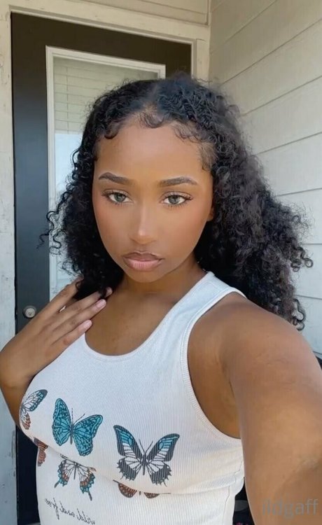 skinny shemale onlyfans hot xxx images