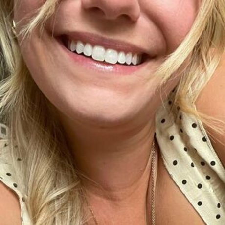 lesbian kissing onlyfans free xxx gallery