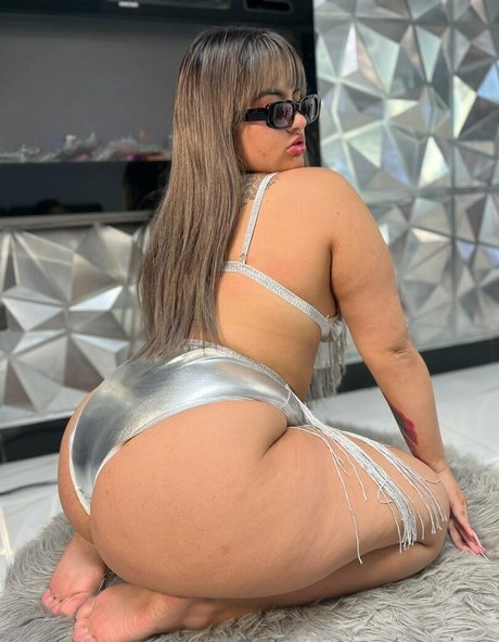 roseiaro nude star img