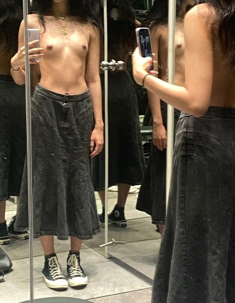 shylidia model adult img