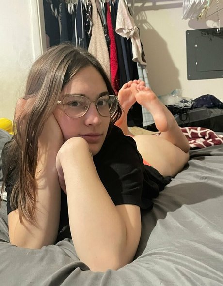 lillylovespenisland porn actress pics