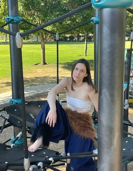 lillylovespenisland sexy model pic