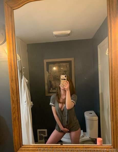 submissive gigi art star photo