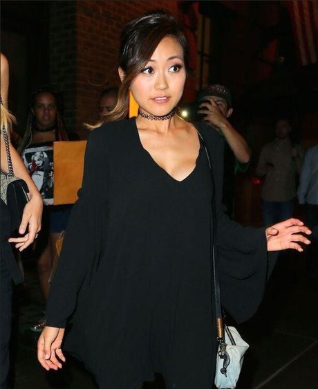 Karen Fukuhara nude model picture