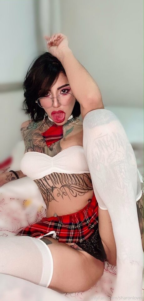 sharonlovee sexy model image