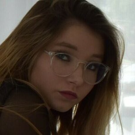 YasMineSis star beautiful photos