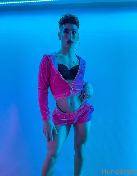 Hungbratz pornstar sexy photo
