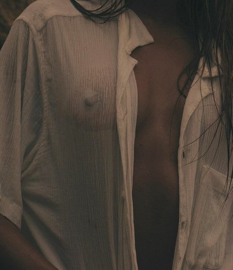 UN YA free model pics