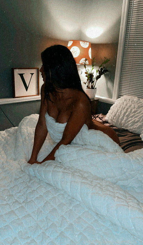 tattooed shemale onlyfans top picture