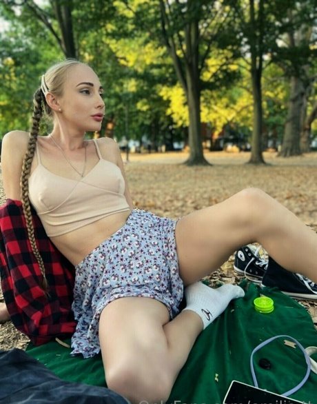 emilia tt nude model gallery