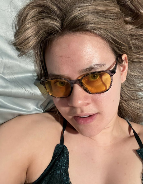 BeautifulMeur star erotic pic