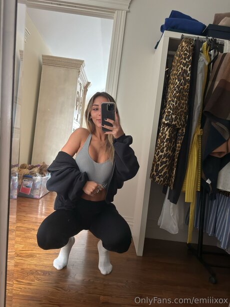 emiiixox top star picture