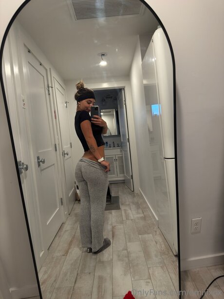 emiiixox perfect model images