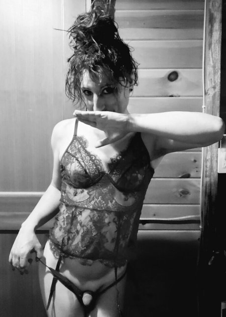 ladymoonbeam model img