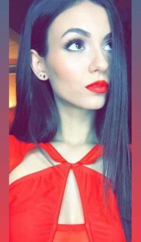 Victoria Justice beautiful pornstar gallery