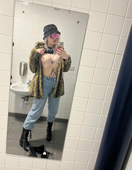 fullmetalvenus model xxx photos