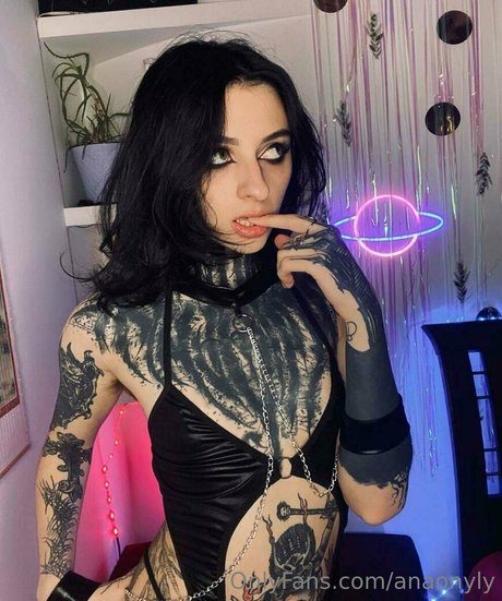 anaonyly erotic pornstar photos