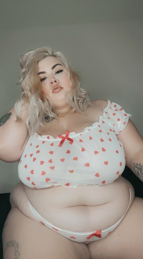 TabbyVonDAMN pretty model picture