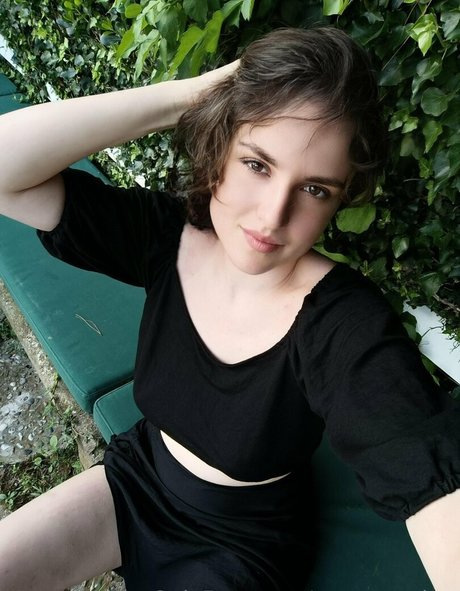 gera october model nude photo