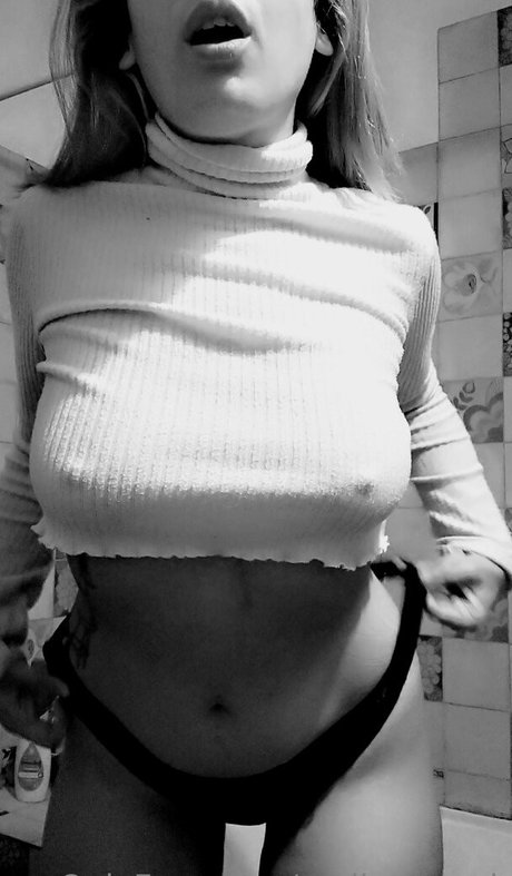 emilypageok erotic pornstar photo