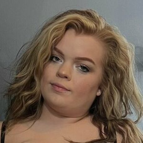 Sassy Holly star pornographic pics