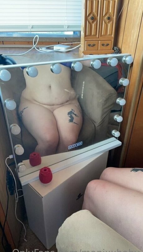 manixxbaby naked model img