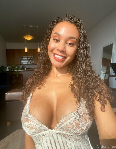 victoriafree pornstar adult photo
