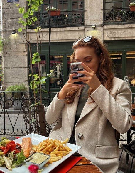 Bb onfire model hot photo