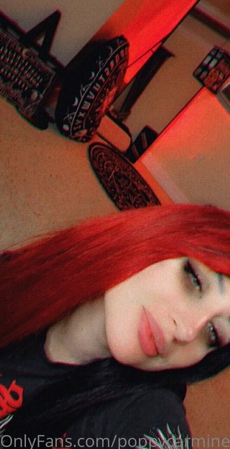 poppycarmine model exclusive pic