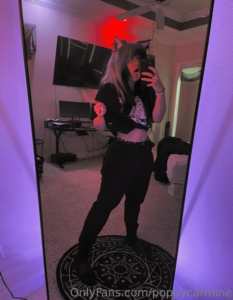 poppycarmine model porn photos