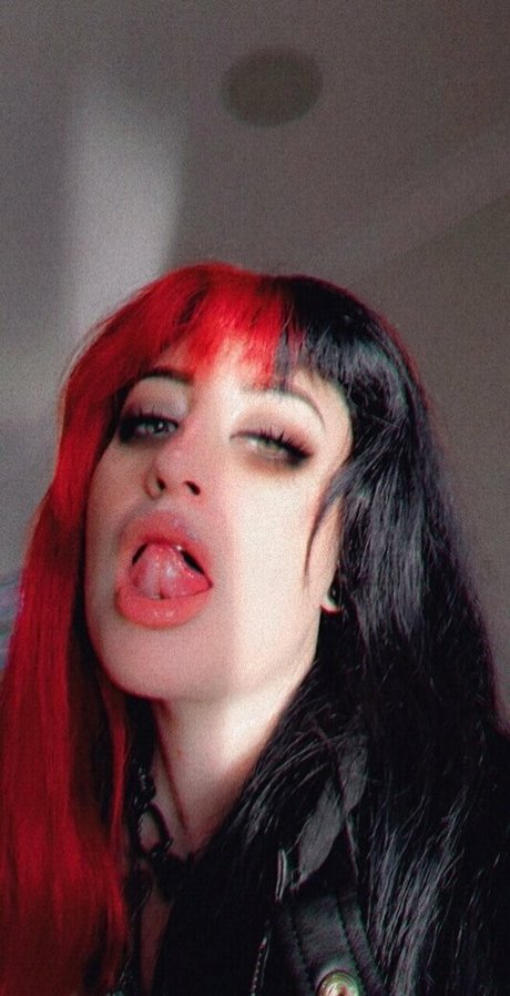 poppycarmine star nude pics