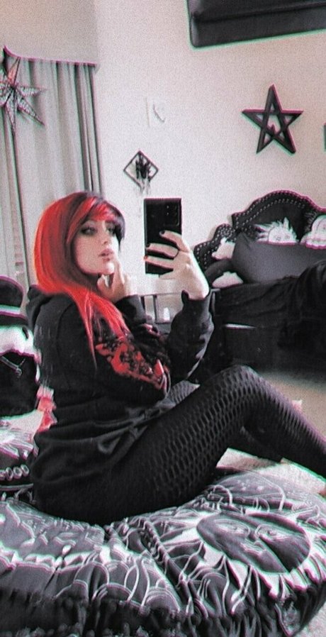 poppycarmine pornstar top photo