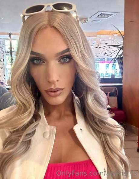 aparisi ts model pornographic photo