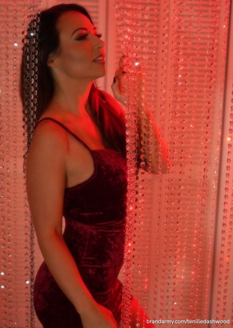 Tenille Dashwood star top pictures