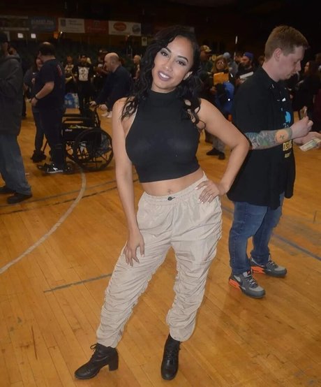 Leila Grey model exclusive galleries