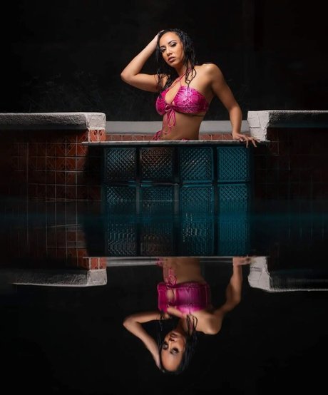 big tits cougar onlyfans nude pic