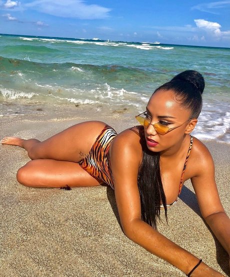 Leila Grey sexy actress picture