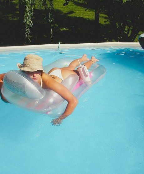 Sylvia Snyders exclusive model pic