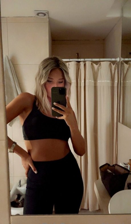 trans free onlyfans pornographic pic