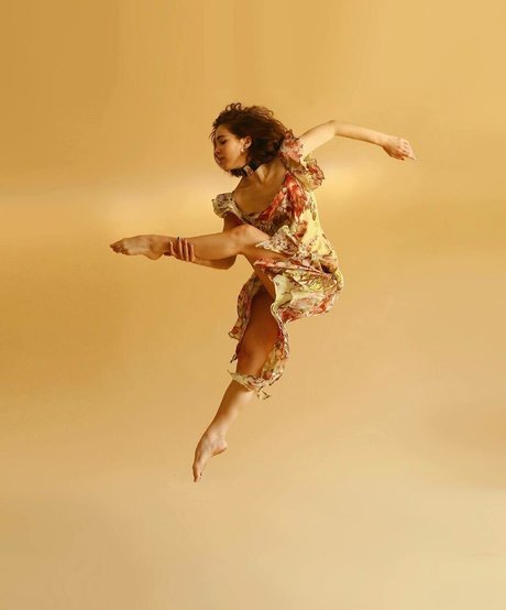 Haley Lu Richardson beautiful actress photos