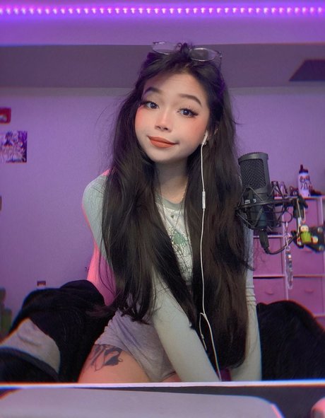 Wasabiicat naked model photo