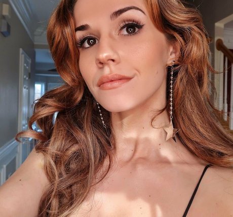 Gabby J David naked model image