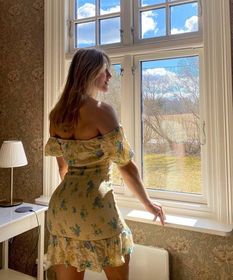 ellenvy exclusive actress galleries