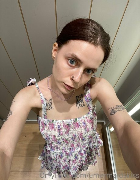 umermaidskiss model perfect photo