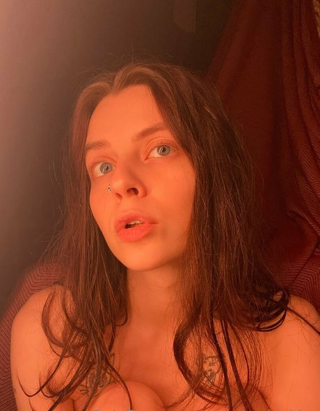 umermaidskiss model hot image