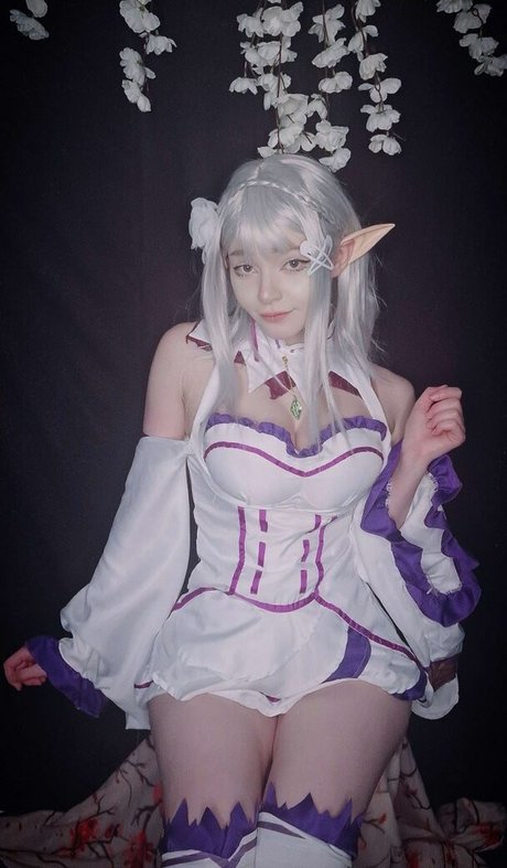 Linaneyeon erotic star pic