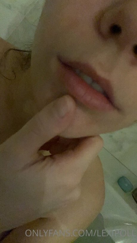 Lexi Poll ASMR model hot pictures