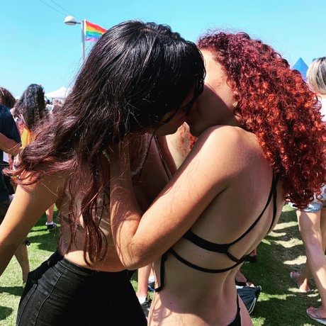 Edin Kary sexy model photo