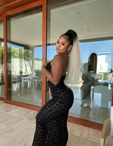 Tonti Thampitak perfect actress photos